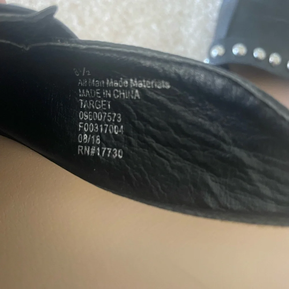 A New‎ Day Black Loafers. Women size 8.5
